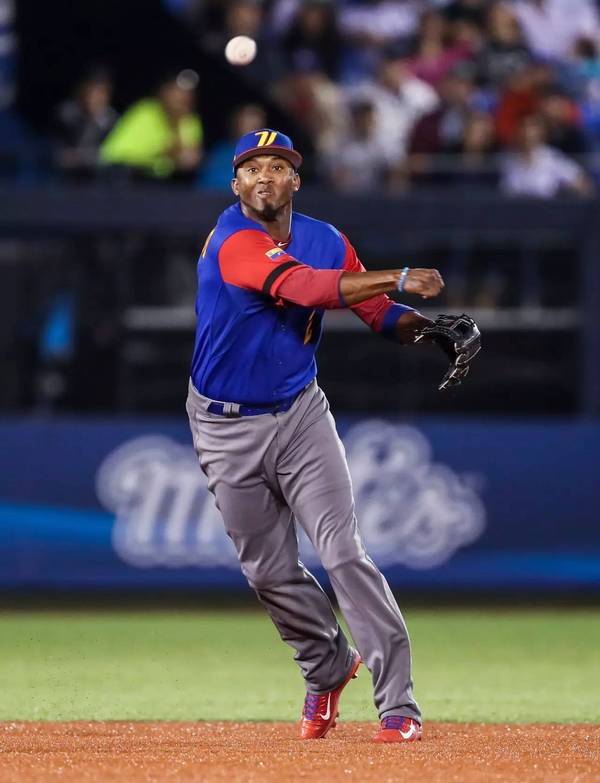 SHR碾压NS,CoreJJ拿下关键大龙强强对话入围赛,留下经典瞬间 SHR碾压NS,CoreJJ拿下关键大龙强强对话入围赛,留下经典瞬间