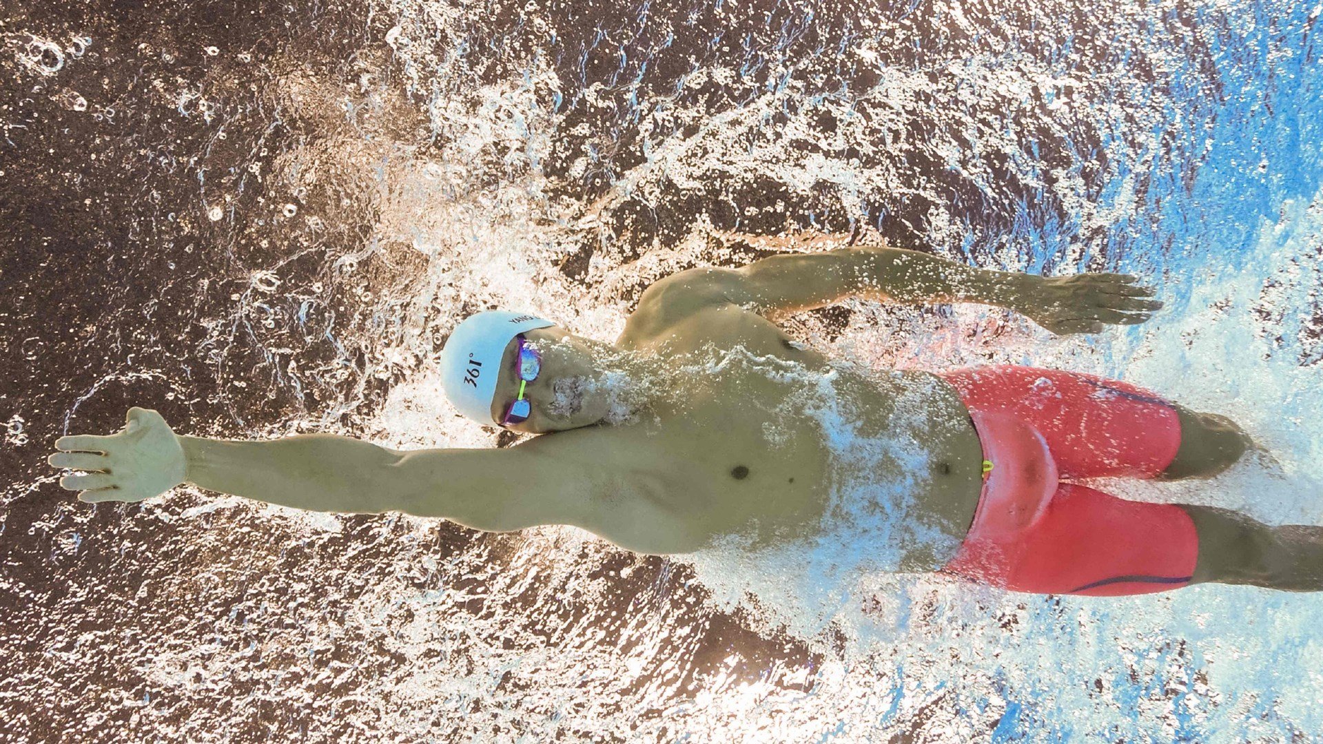 东方神秘力量觉醒!深圳队末节掀翻雷霆,范弗利特上演现代赵云救主