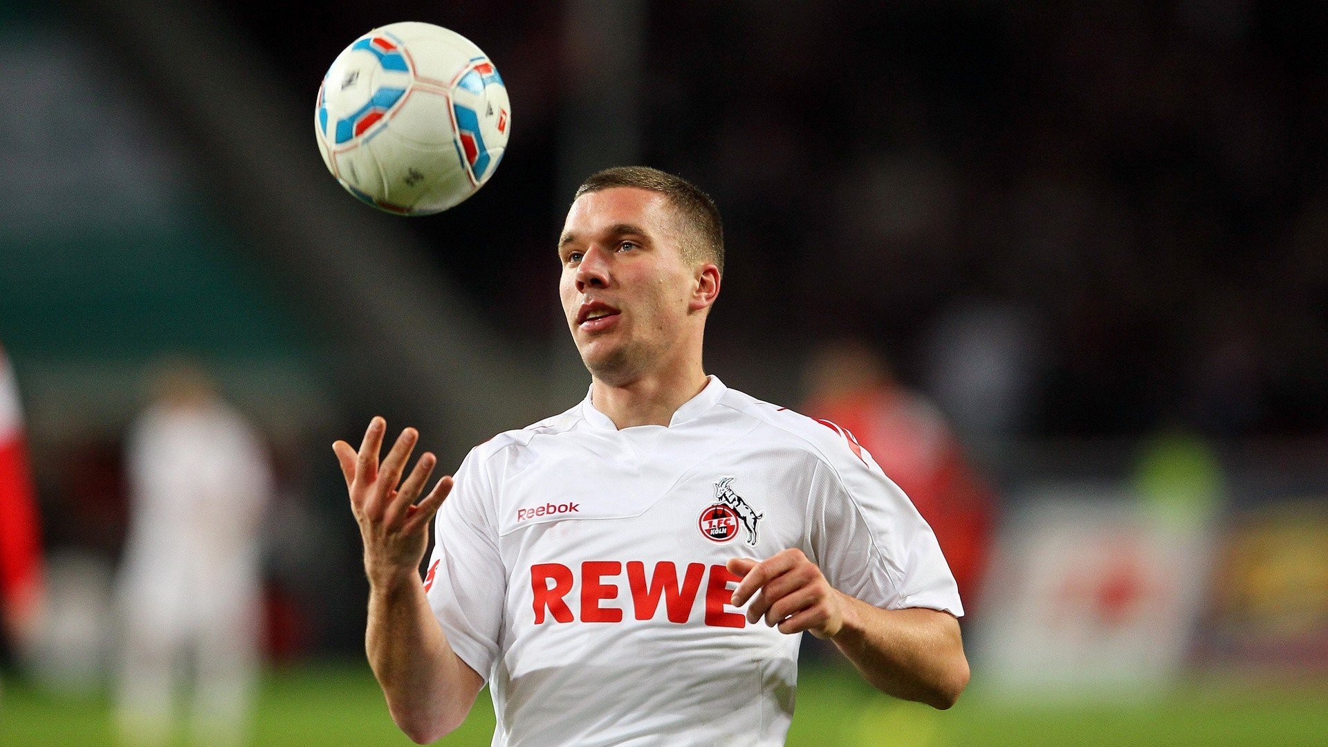 开云体育在线-红魔狂飙！滕哈赫的铁血机器碾过争冠天堑？